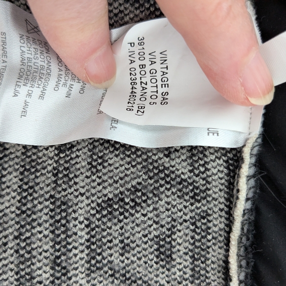 Vanity Black Puffer Jacket with Geometric Sleeves - Picture 9 of 9